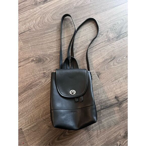 Susu turn lock closure leather backpack - Picture 2 of 9